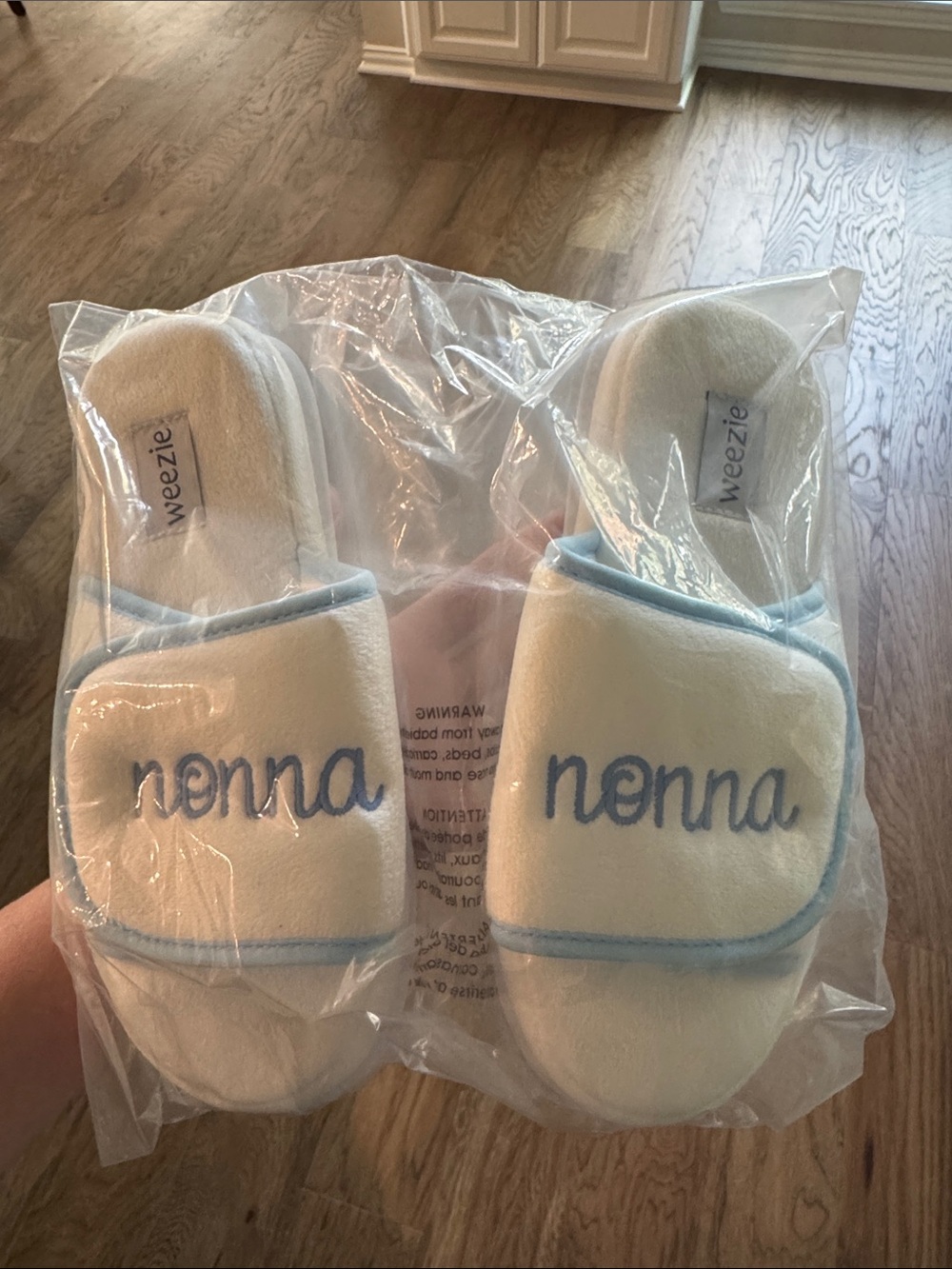 'Nonna” White and Light Blue Plush Slippers